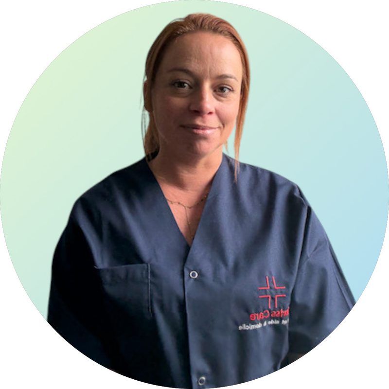 Coralie, infirmière diplômée chez SwissCare
